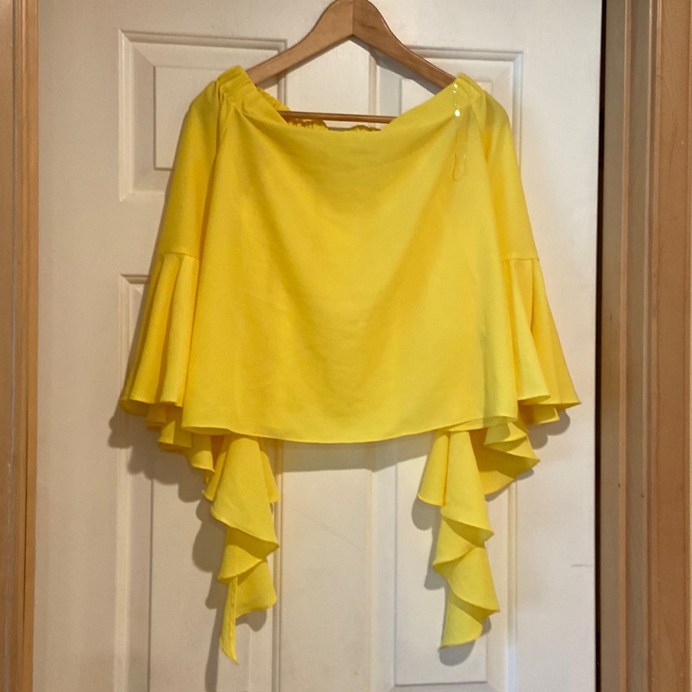 New without tags lemon 🍋 yellow flirty flow-y blouse